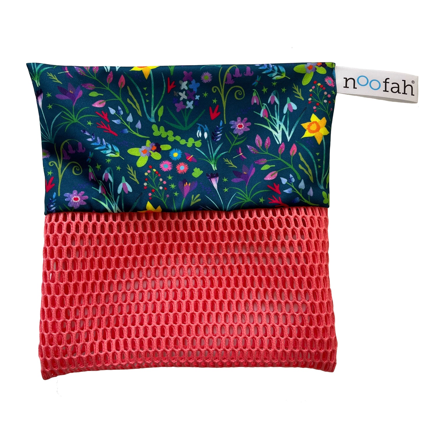 Close-up of the Noofah dual-sided fabric texture and exfoliating mesh